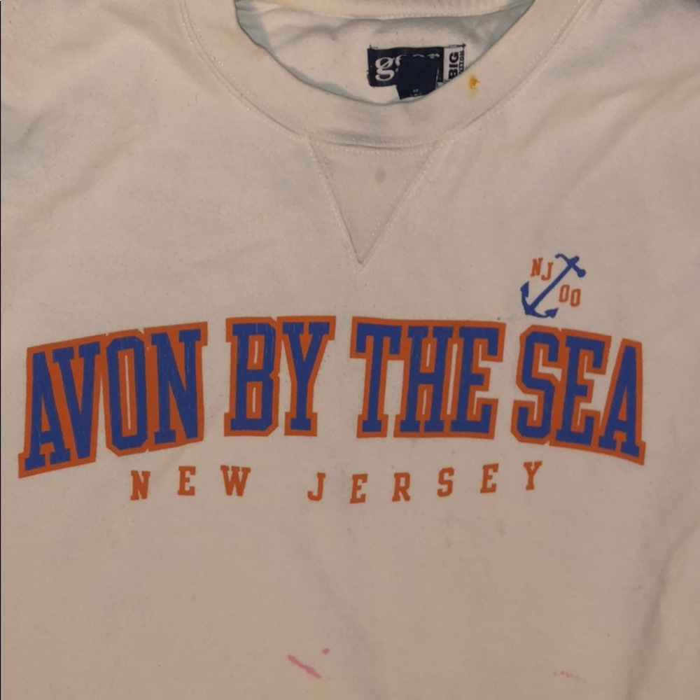 VINTAGE AVON BY THE SEA SWEATSHIRT (M)